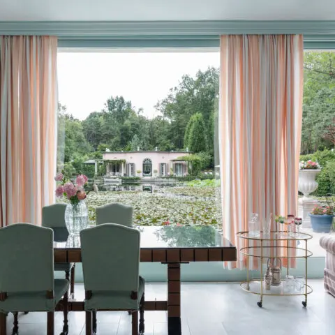Nest Italy: Mirror Villa with Private Lake
