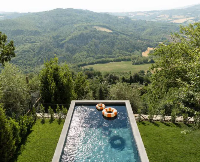 Nest Italy: Villa perched on the edge of a small village