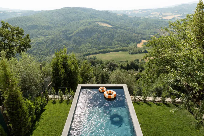 Nest Italy: Villa perched on the edge of a small village