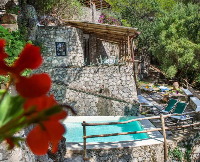 Nest Italy: Independent Cottage with Swimming Pool