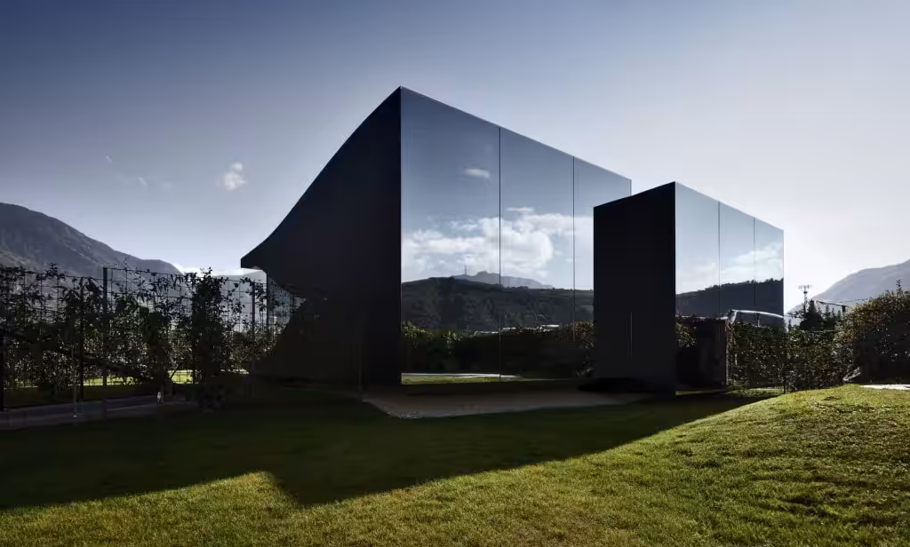 Nest Italy: Mirror Residence
