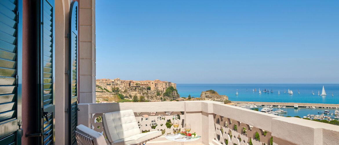 Nest Italy: Hotel in Tropea overlooking the sea