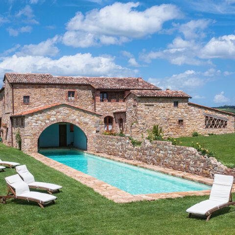 Nest Italy: Exclusive Villa in Val d'Orcia Countryside