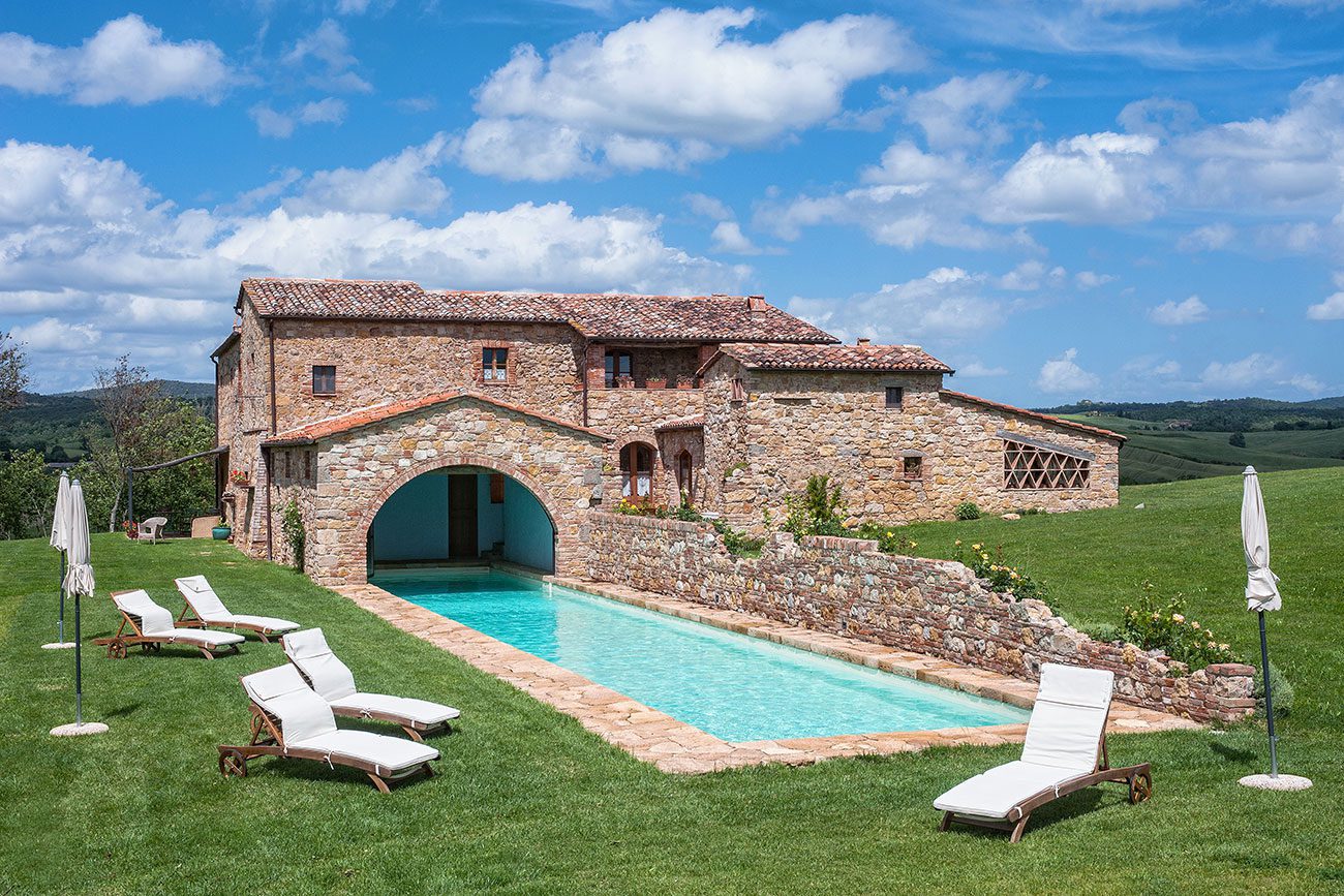 Nest Italy: Exclusive Villa in Val d'Orcia Countryside