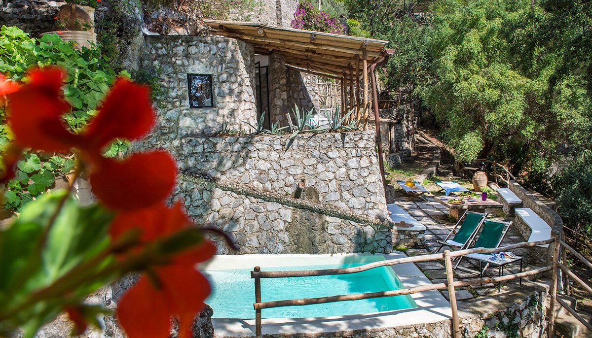 Nest Italy: Independent Cottage with Swimming Pool