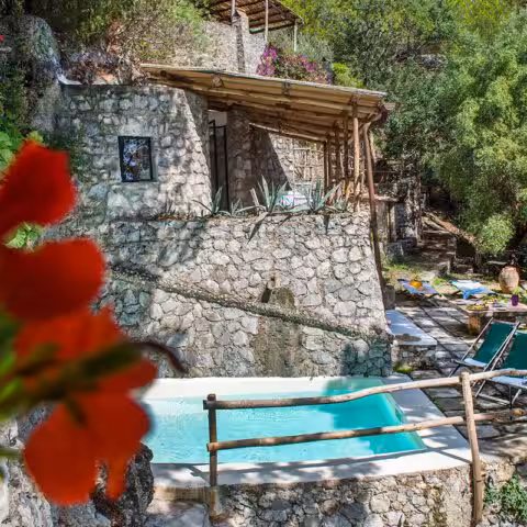 Nest Italy: Independent Cottage with Swimming Pool