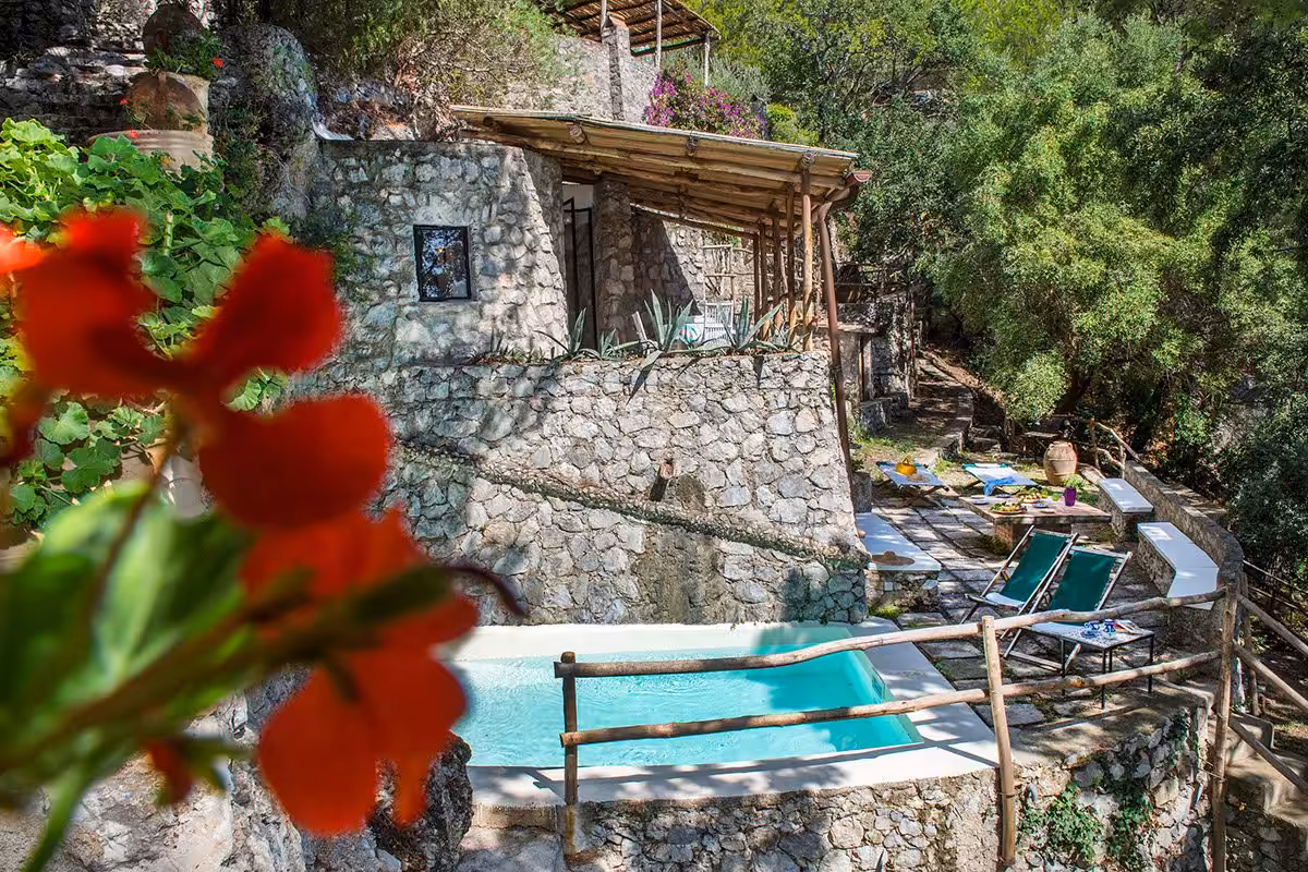 Nest Italy: Independent Cottage with Swimming Pool