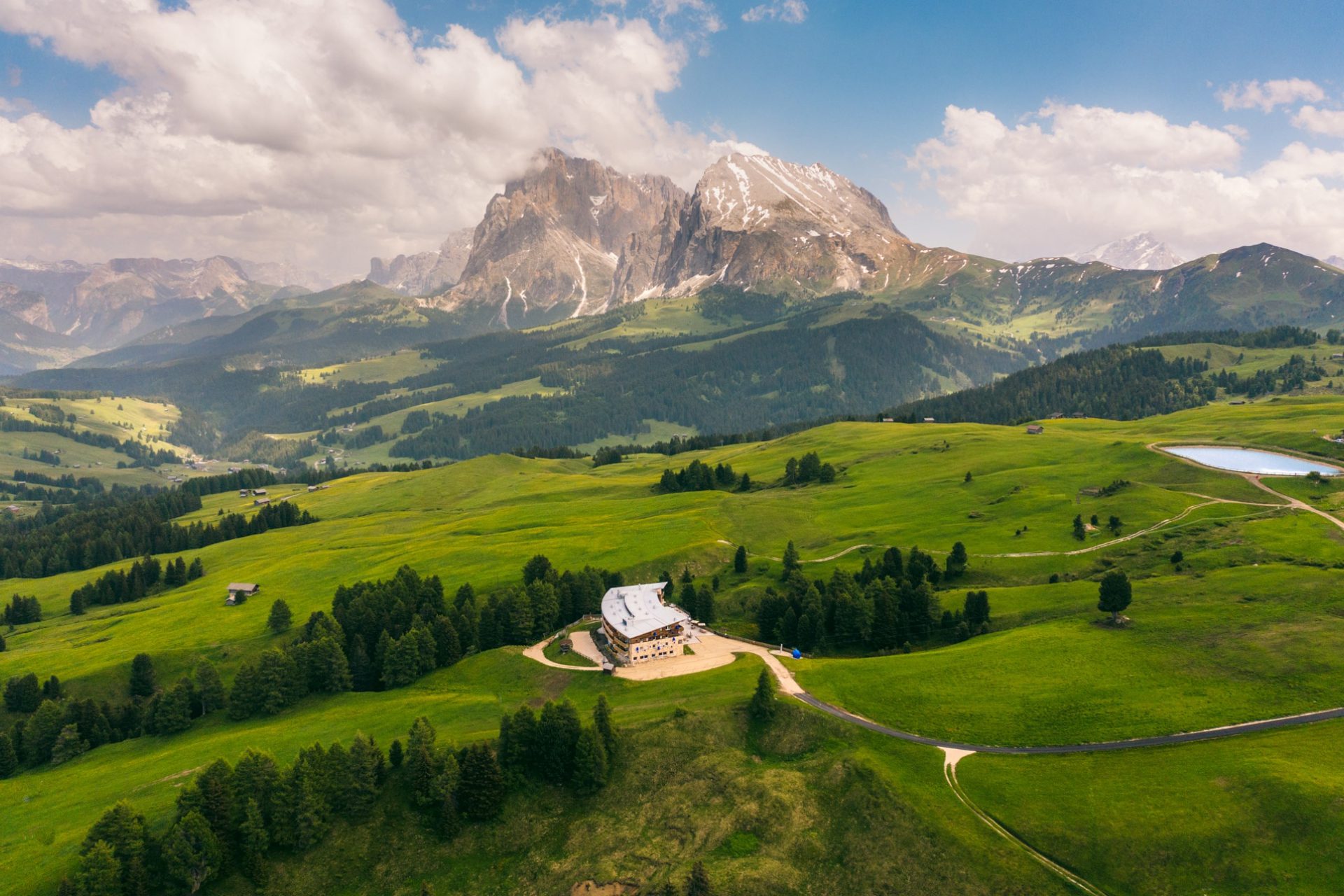 A MOUNTAIN FAIRYTALE IN THE HEART OF THE UNESCO DOLOMITES - Nest Italy